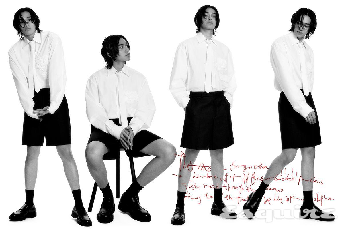 셔츠, 버뮤다 팬츠 모두 발렌티노. 레이스업 부츠, 타이 모두 발렌티노 가라바니. 트러커 재킷, 니트 톱, 데님 팬츠 모두 페라가모.
