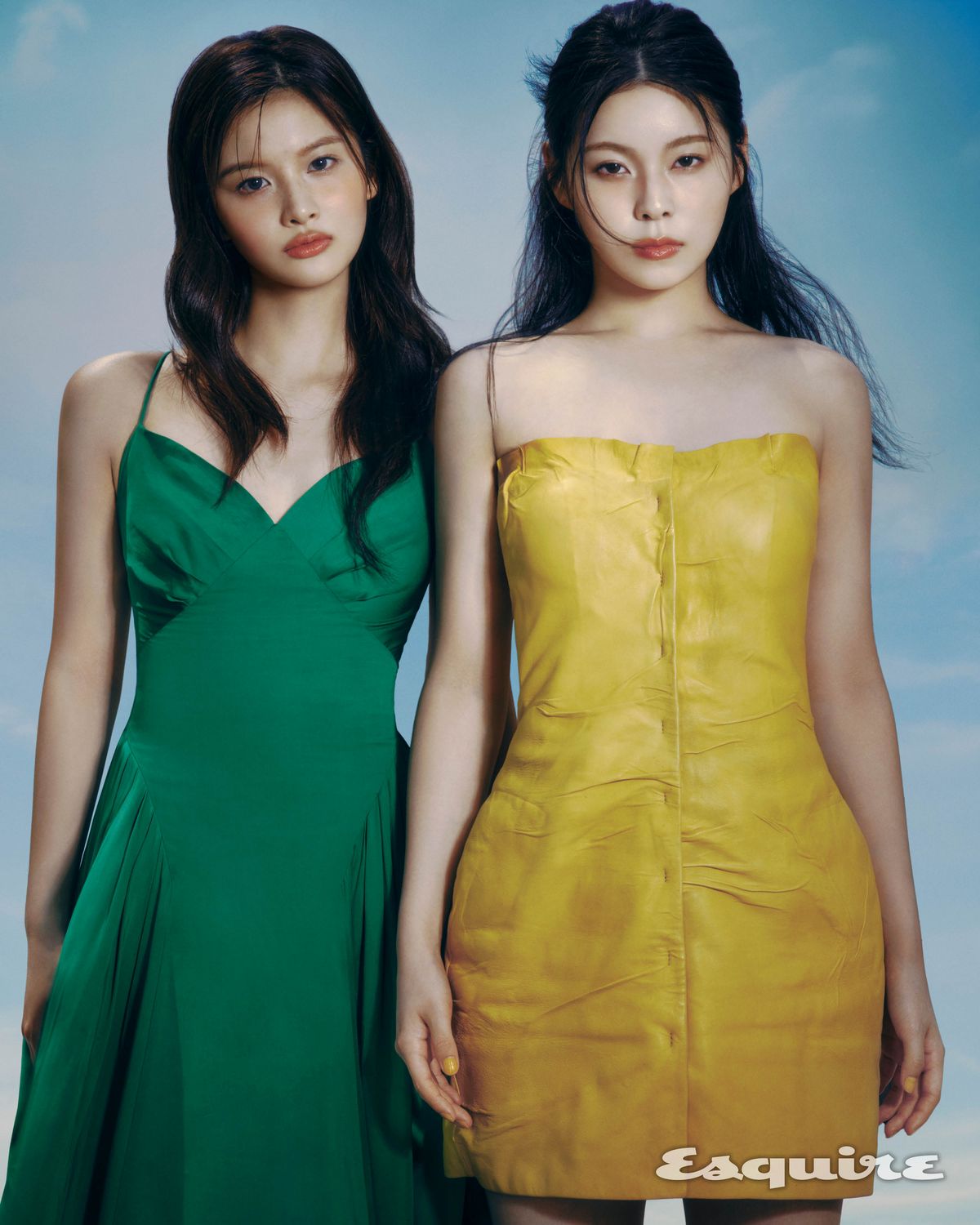 (설윤) 드레스 가격 미정 셀프 포트레이트. (규진) 레더 드레스 365만원 아크네 스튜디오.