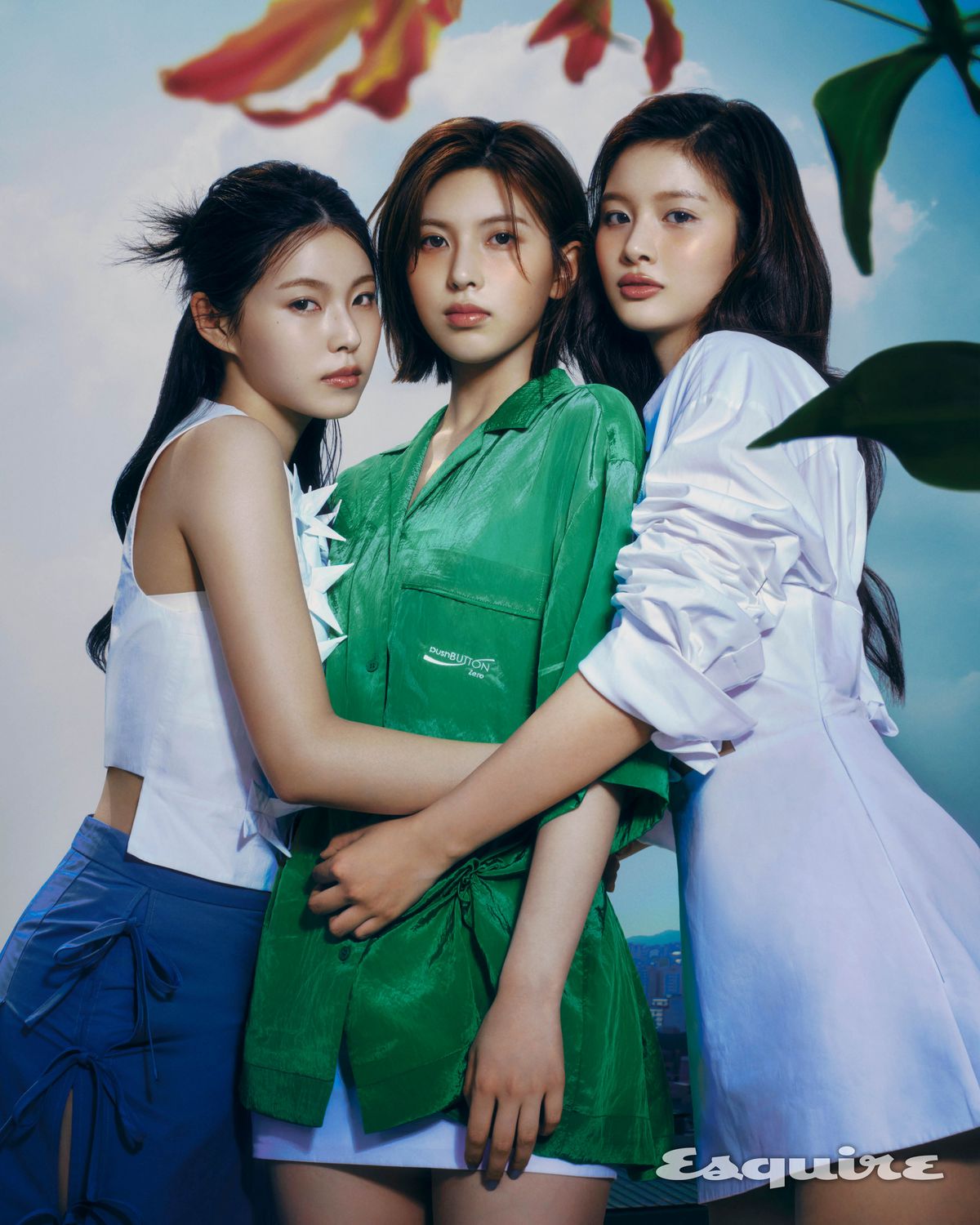 (규진) 화이트 슬리브리스 톱 가격 미정 한킴. 스커트 가격 미정 푸시버튼. (배이) 셔츠 가격 미정 푸시버튼. 쇼츠 가격 미정 발렌티노. (설윤) 셔츠, 스커트 모두 가격 미정 발렌티노.
