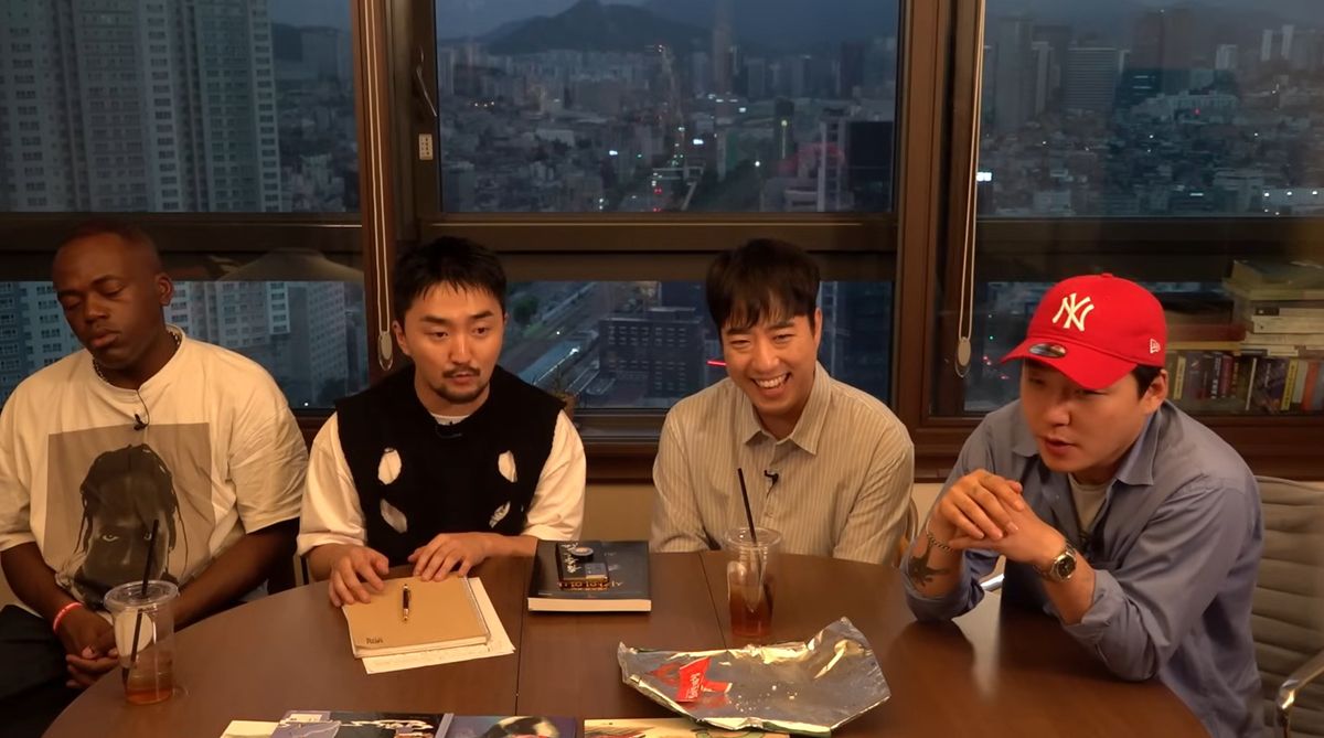 <유병재> 채널의 ‘틀어놓고 주무세요’ 영상. 해 뜰 때까지 5시간 30분 동안 과학 이야기를 나누는 ‘수면의 과학’ 콘텐츠의 풀영상으로, 궤도의 탁월한 입담과 체력 때문에 다양한 채널에서 협업 장시간 콘텐츠를 제작하고 있다. 