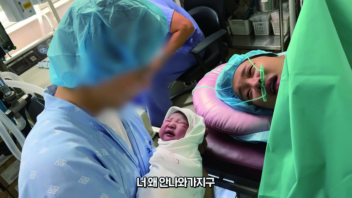 ‘조땅이가 태어났어요’ 영상. 랄랄은 무수한 부캐들로 빚은 상황극 콘텐츠들 틈으로 간간이 브이로그 콘텐츠도 내고 있으며, 아이를 낳고 가정을 꾸린 랄랄의 명랑하고 행복한 일상을 볼 수 있다. 