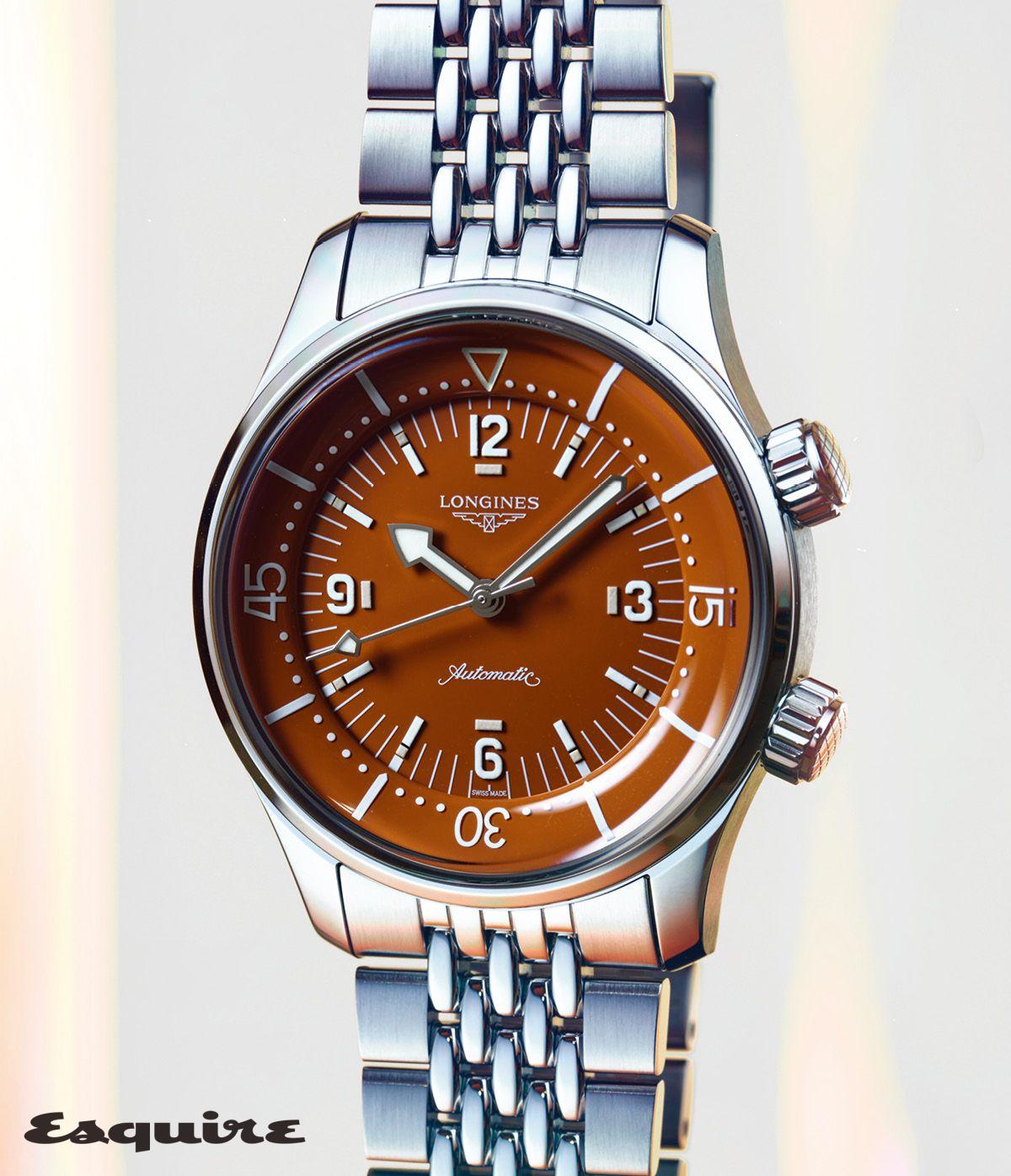 39mm 스틸 케이스 레전드 다이버 테라코타 다이얼 버전. 내부에 양방향 회전 베젤과 2개의 스크루 다운 크라운을 갖췄다. 500만원 론진.