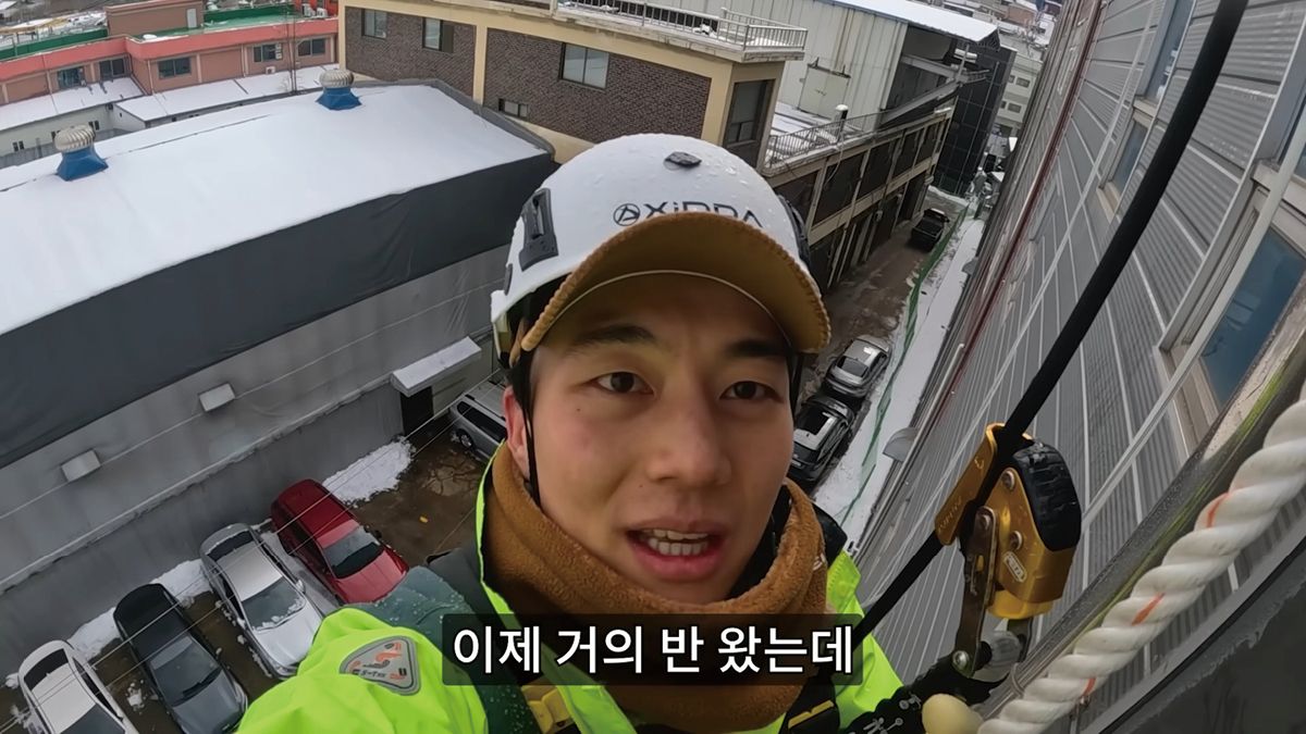 ‘위험한 직업으로 살아남기’ 영상. 진입 장벽이 가장 높다고 알려진 현장직 ‘로프공’에 도전한 영상으로, 훈련부터 현장 투입, 실제 종사자들의 생각까지 다채롭게 담아냈다.