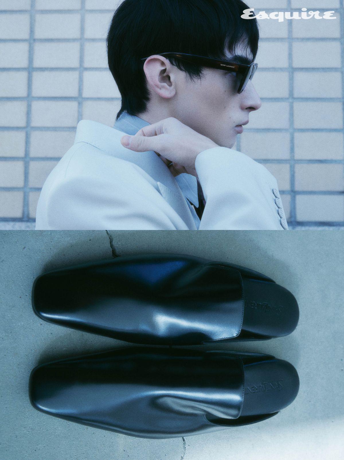 (위)더블브레스티드 울 재킷, 스트라이프 실크 보일 셔츠, 실크 멀티 스트라이프 타이, 하바나 라운드 버터플라이 선글라스 모두 가격 미정 생 로랑 by 안토니 바카렐로. (아래) 스퀘어 토 모리스 뮬 가격 미정 생 로랑 by 안토니 바카렐로.