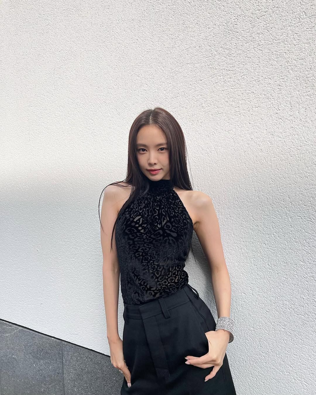 손나은(@marcellasne_)