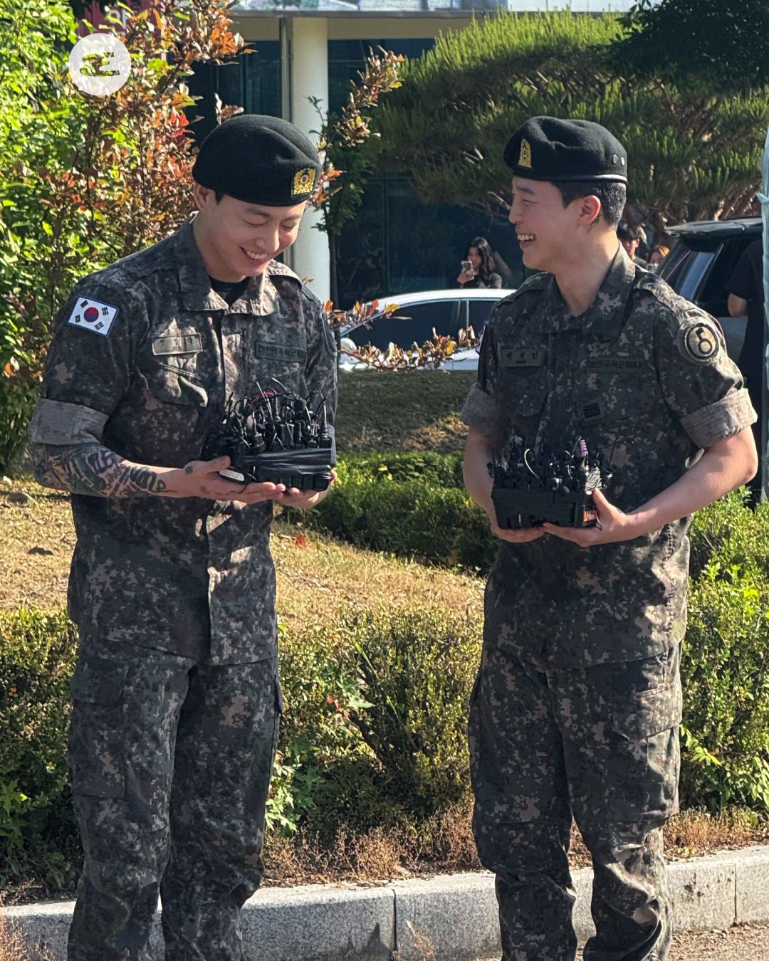지민과 정국 (이미지 출처 : 에스콰이어)