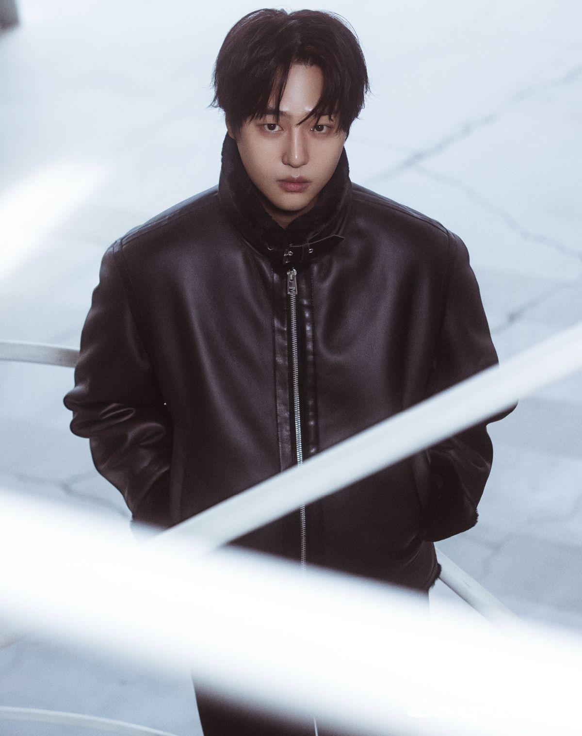 시어링 재킷, 팬츠 모두 지오지아.