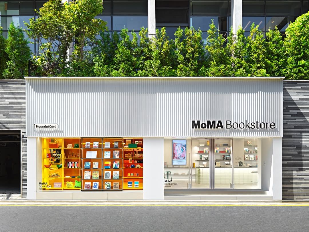 압구정 도산공원 인근에 문을 연 MoMA 북스토어/ 인스타그램 @hyundaicard