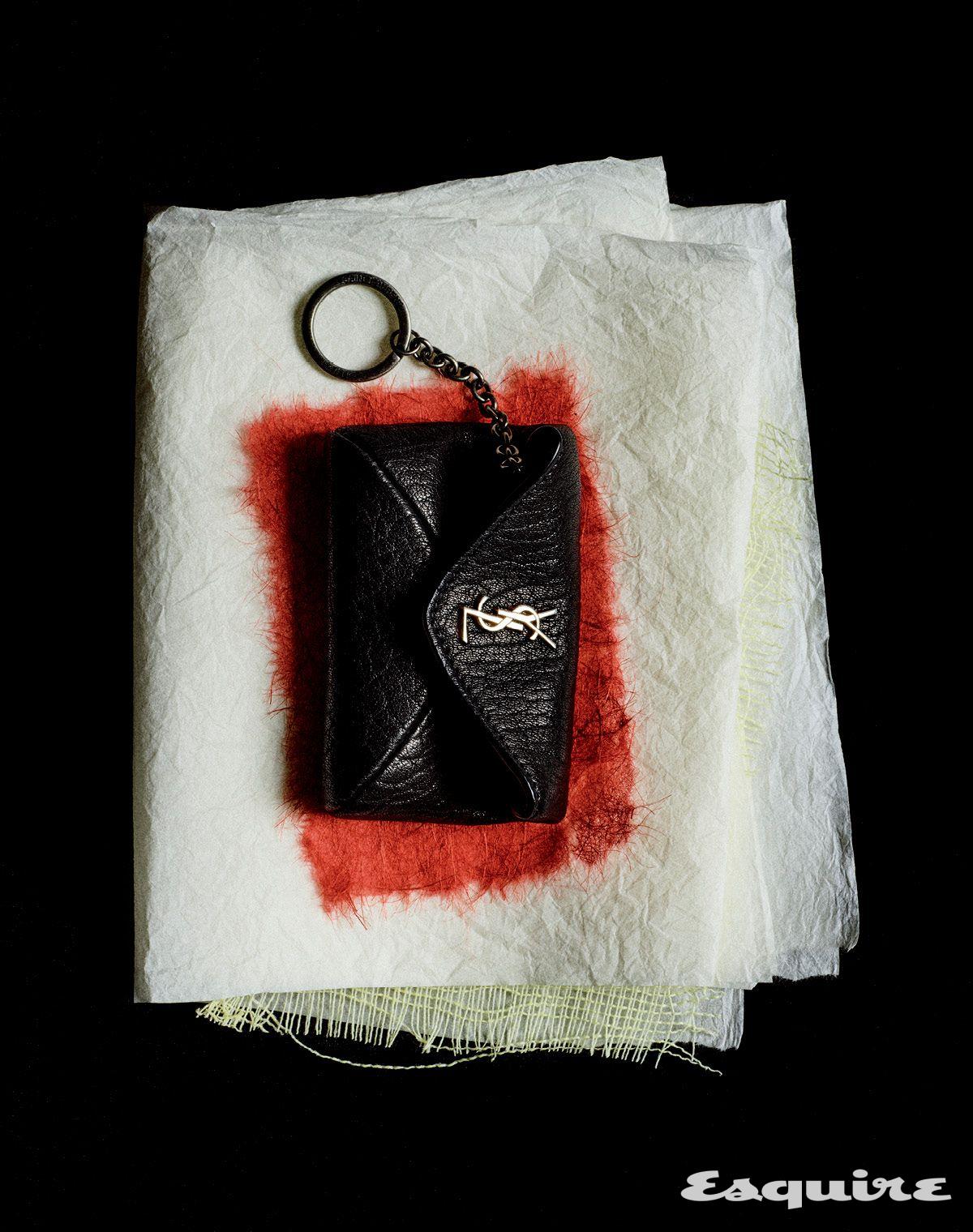 그레인 레더 키 케이스 가격 미정 생 로랑 by 안토니 바카렐로.