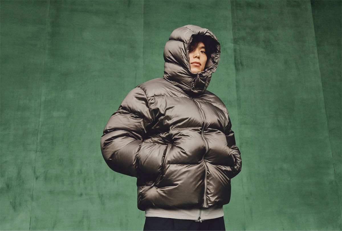 유튜버 아모띠와 르세라핌 카즈하가 등장한 룰루레몬 윈터 캠페인. 아모띠는 올웨이즈 다운 푸퍼를 착용했다.