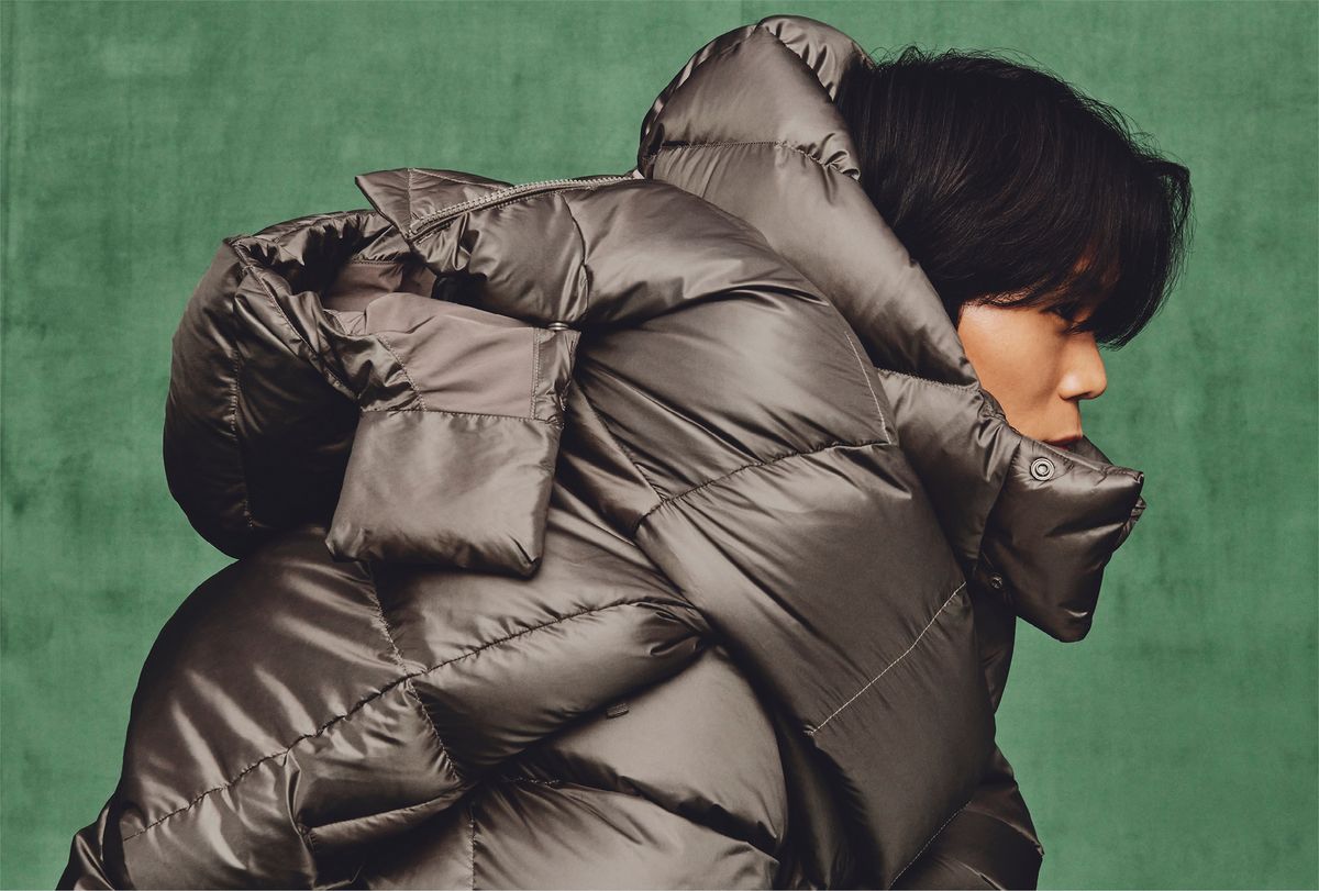 아모띠가 착용한 올웨이즈 다운 푸퍼 재킷.