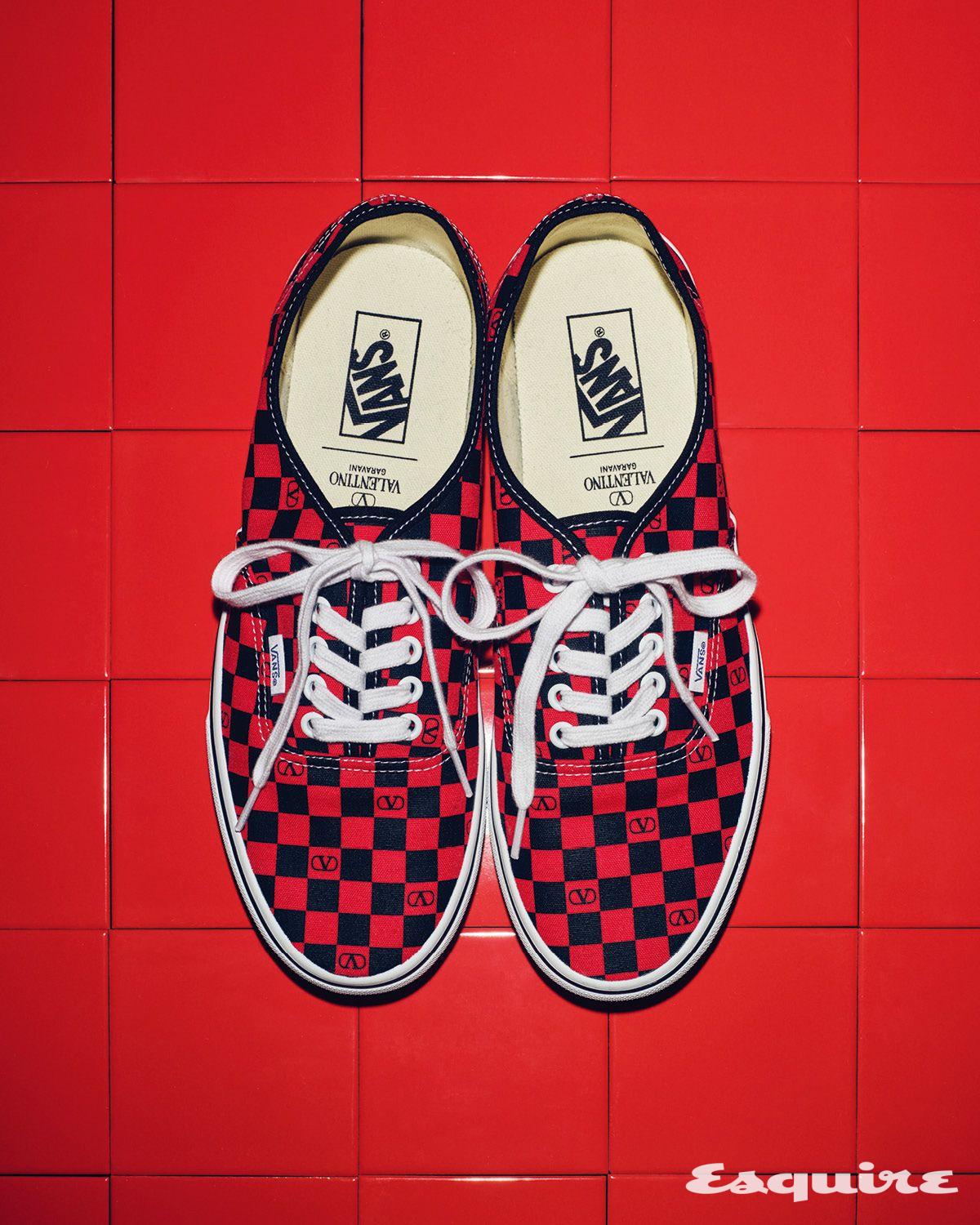 브이 로고 체커보드 패브릭 로톱 스니커즈 가격 미정 발렌티노 가라바니와 반스.
