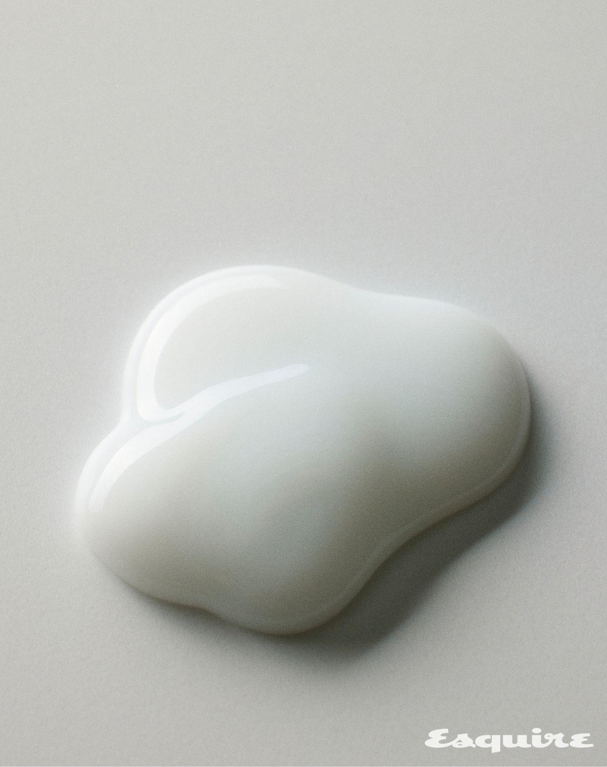 히알루론산을 함유한 크라이오 러버 모이스처 마스크 40g/1만6000원, 피부에 탄력을 강화하는 크라이오 러버 퍼밍 마스크 40g/1만6000원 모두 닥터자르트.