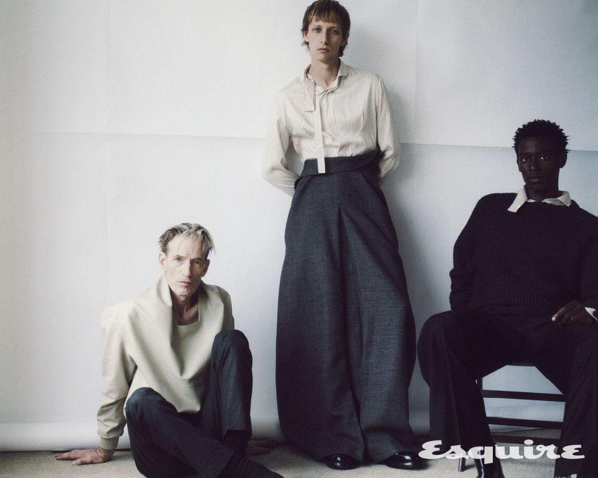 (왼쪽부터) 점퍼, 팬츠 모두 디올 맨. 셔츠, 팬츠, 로퍼 모두 디올 맨. 점퍼, 셔츠, 팬츠, 부츠 모두 디올 맨.