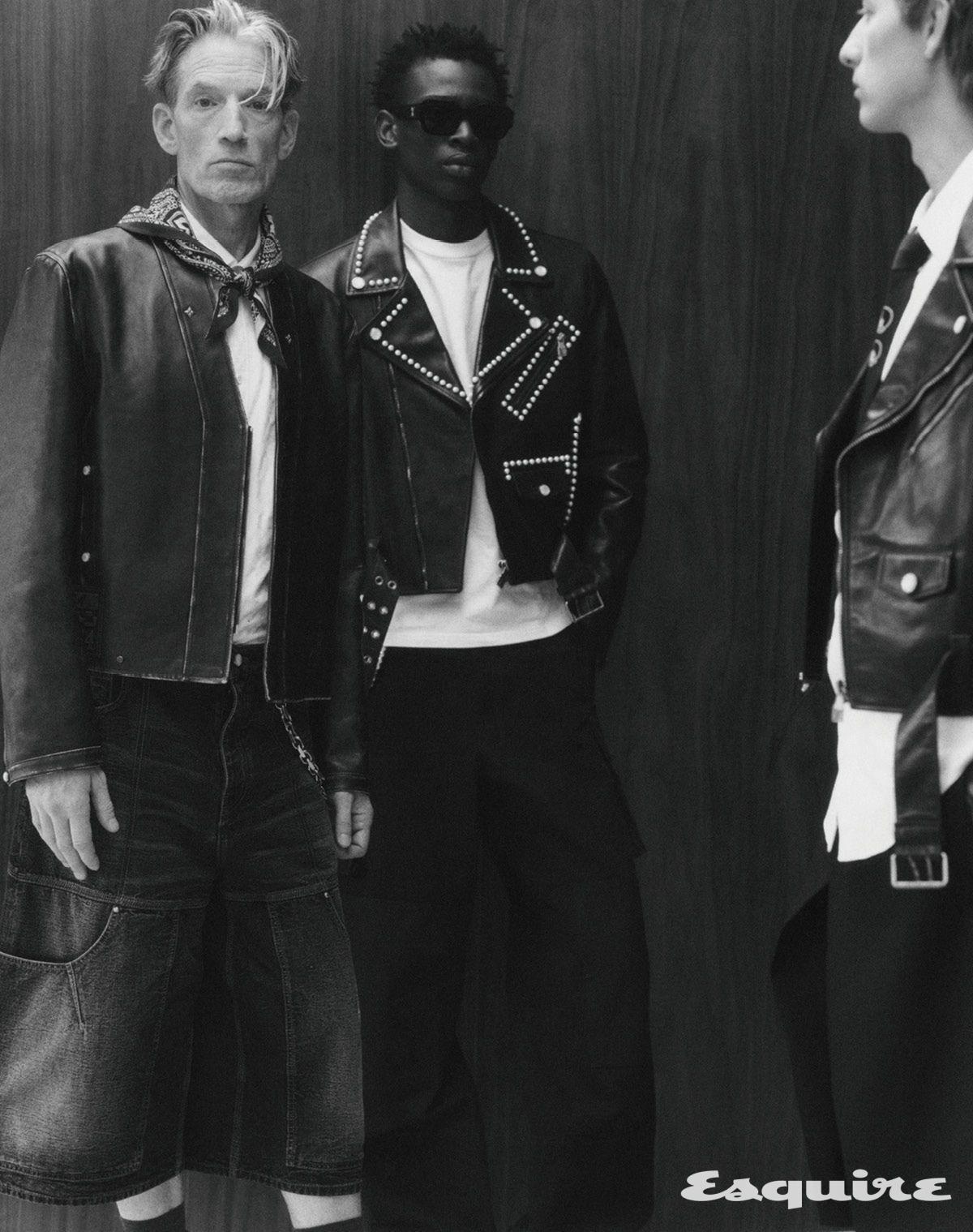 (왼쪽부터) 재킷, 셔츠, 데님, 반다나, 체인 벨트 모두 루이 비통. 재킷, 티셔츠, 팬츠, 선글라스 모두 루이 비통. 재킷, 셔츠, 팬츠, 타이 모두 루이 비통.