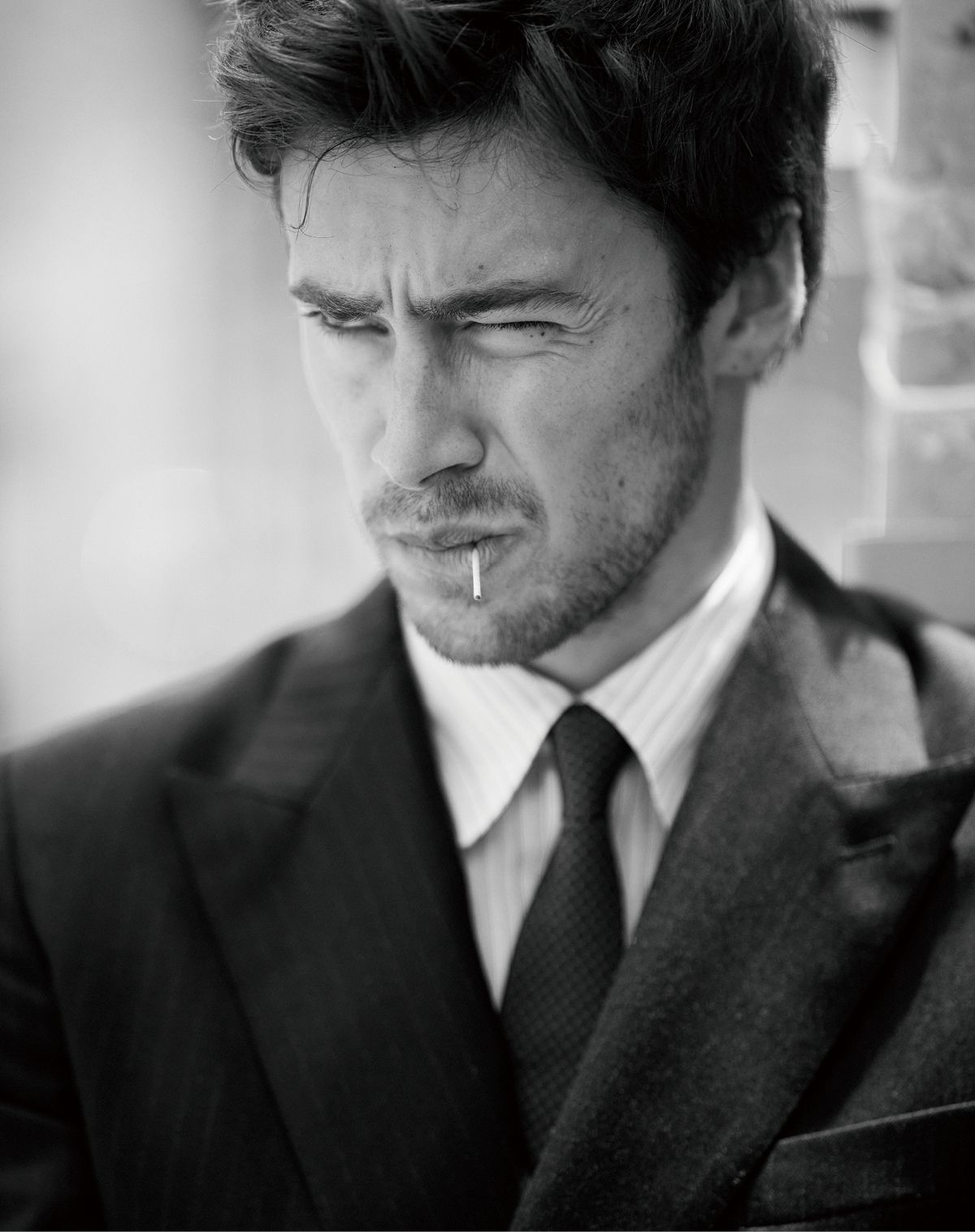 재킷, 셔츠, 타이 모두 에르메스.