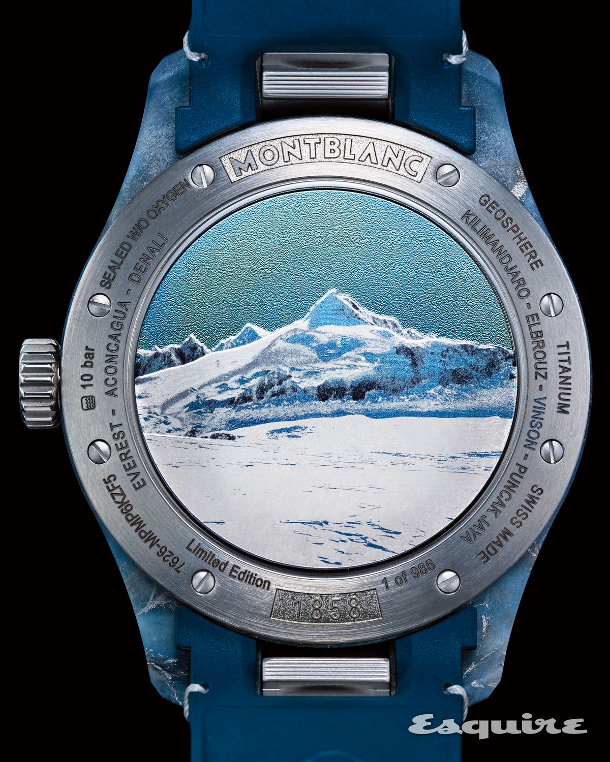 전설적인 산악인 라인홀트 메스너가 등정한 마운트 빈슨 정상을 3D 컬러 레이저로 인그레이빙했다. 1858 지오스피어 제로 옥시전 마운트 빈슨 리미티드 에디션 1303만원 몽블랑.