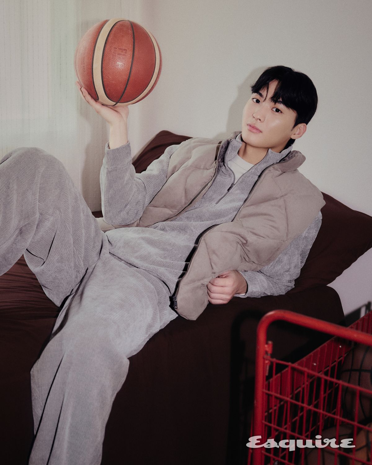 ESQUIRE KOREA x ZIOZIA 30th Anniversary Basketball Player Lee Minseo