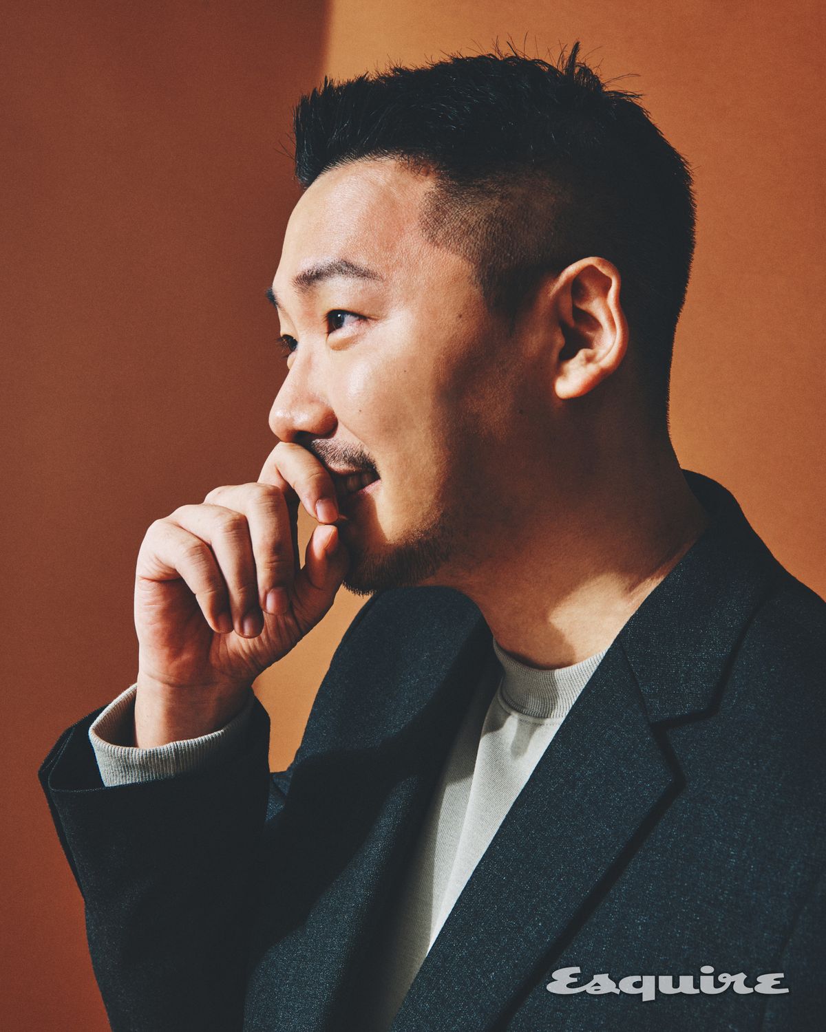 ESQUIRE KOREA x ZIOZIA 30th Anniversary <TRAVIE> EDITOR-IN-CHIEF Kang Hwasong