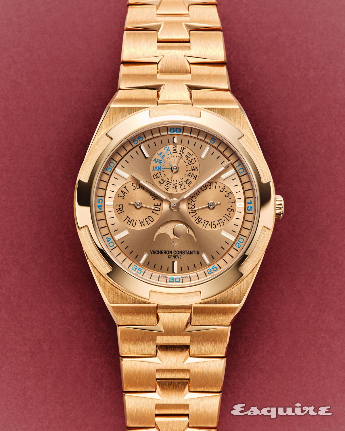 바쉐론 콘스탄틴의 설립 270주년을 기념하는 오버시즈 퍼페추얼 캘린더 울트라-씬 워치.