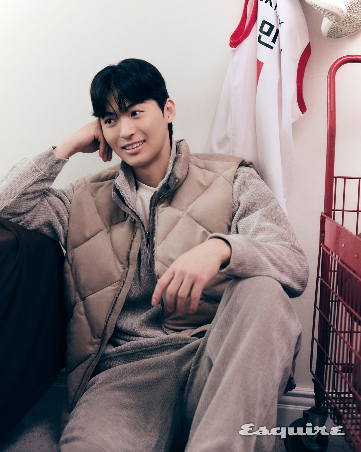 ESQUIRE KOREA x ZIOZIA 30th Anniversary Basketball Player Lee Minseo