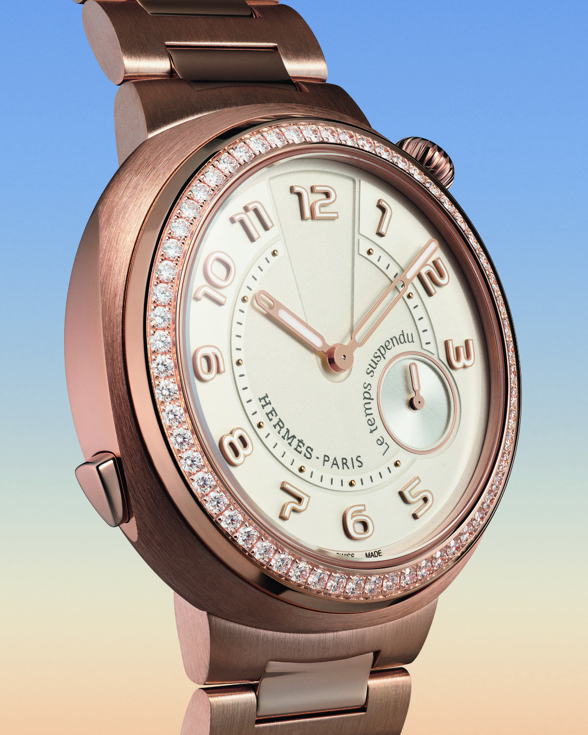 에르메스 컷 르 땅 서스팡뒤.