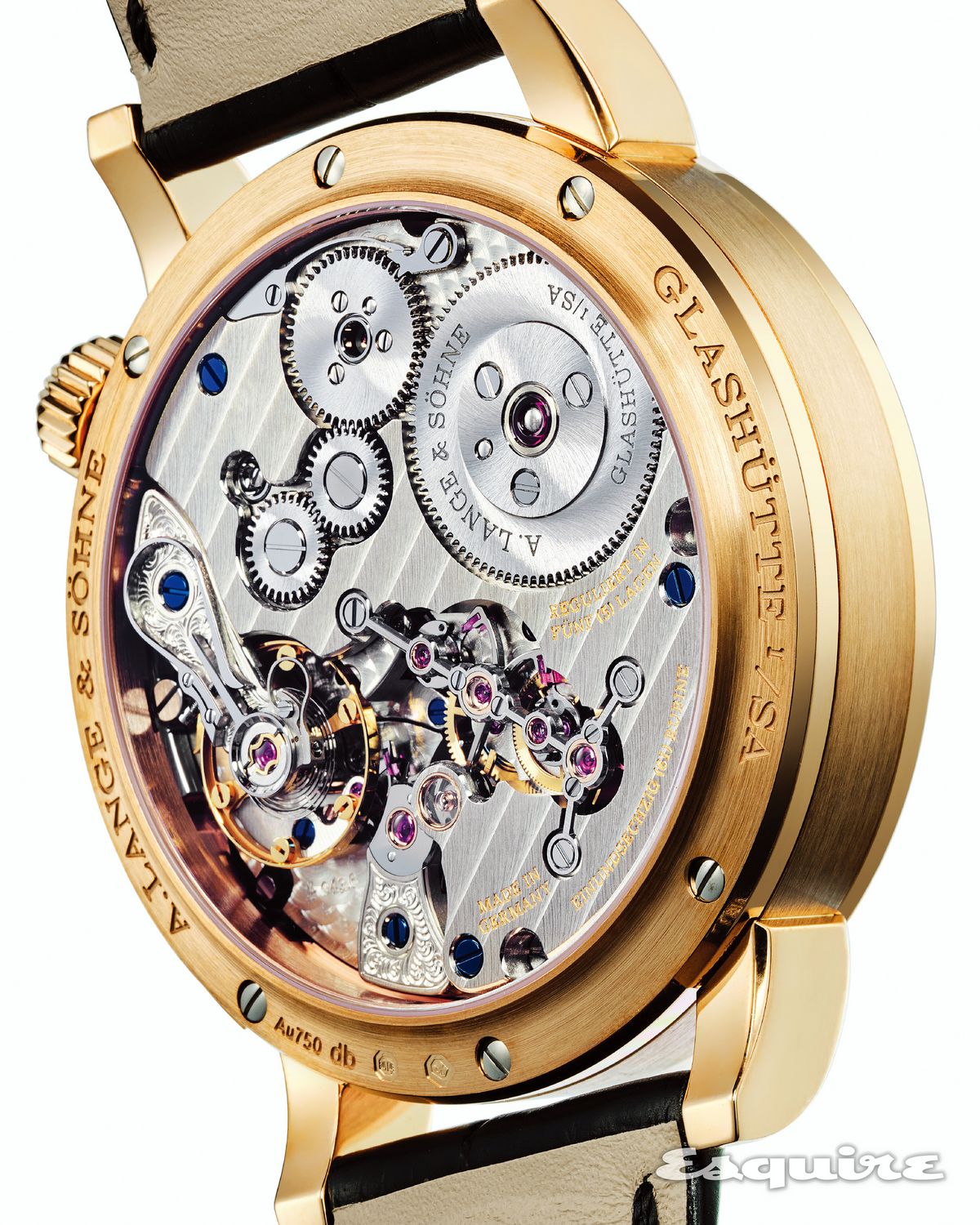 516개 부품으로 조립된 매뉴팩처 칼리버 L043.8의 예술적인 마감을 감상할 수 있다. 전통적인 워치메이킹의 정수를 보여주는 자이트베르크 750 핑크 골드 1억5000만원대 랑에 운트 죄네.