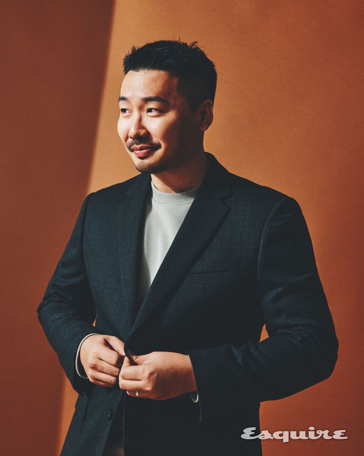 ESQUIRE KOREA x ZIOZIA 30th Anniversary <TRAVIE> EDITOR-IN-CHIEF Kang Hwasong