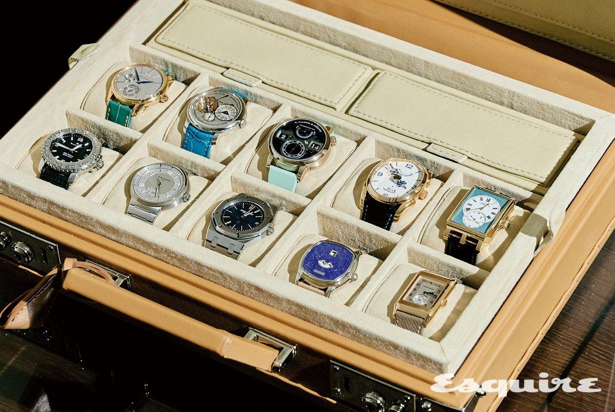 F.P. 쥬른, 그뢴펠트, 파르미지아니, 젠티에를 비롯해 블랑팡, 예거 르쿨트르, 루이 비통 등 각각 매력이 다른 다양한 시계를 수집하고 있다.