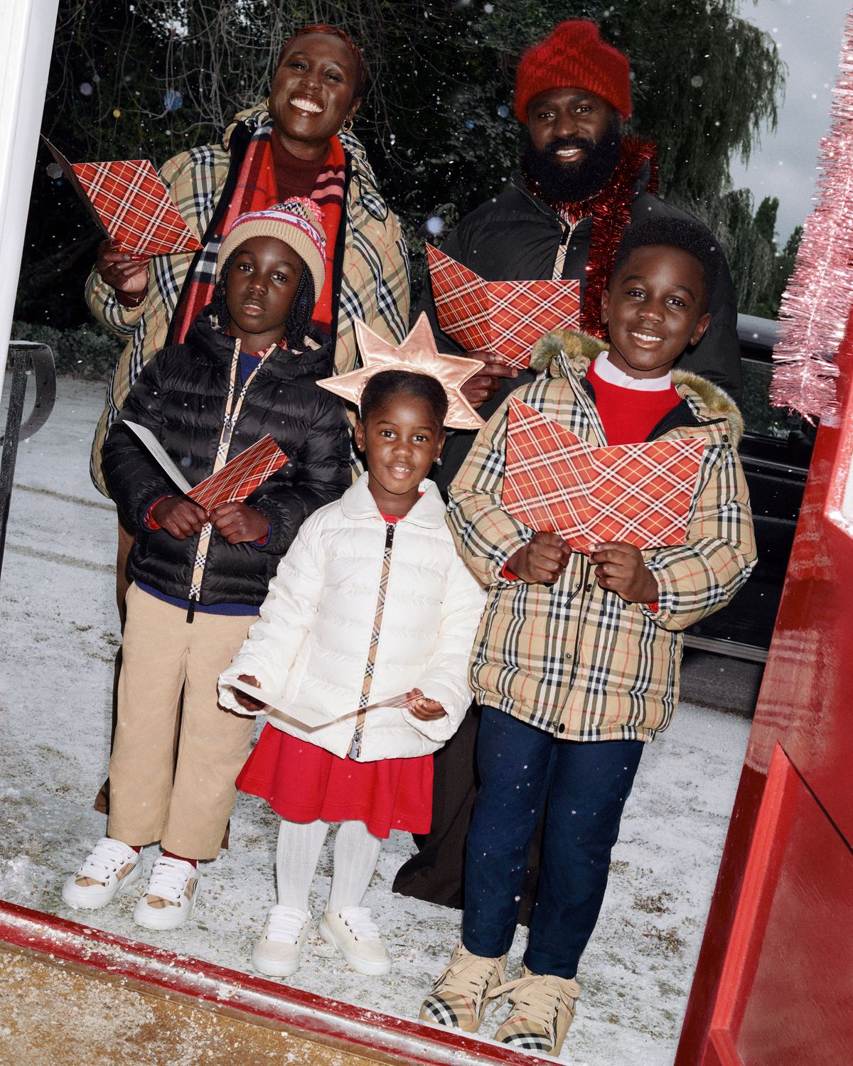 버버리 2025 홀리데이 캠페인/ 출처 : 버버리 제공