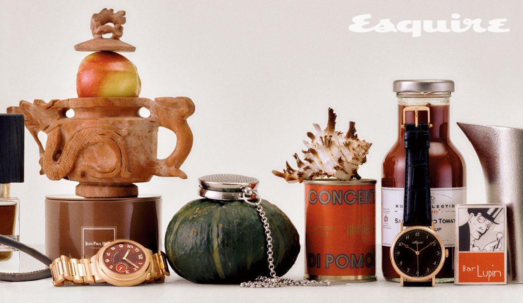 빈티지 향로. 경산 루비에스 사과. 장 폴 에방 오랑제트 틴 케이스. 에르메스 컷 르 땅 서스팡뒤 워치. 회중시계처럼 생긴 알레시 티 스트레이너. 제주산 미니 밤호박. 뿔소라 껍데기. 카사마라조 토마토 페이스트 통조림. 벨베리 산마르자노 케첩. 브레게 클래식 5177BR 워치. 도쿄 바 루팡의 성냥. 노사쿠 치로리 주석 술 주전자. 