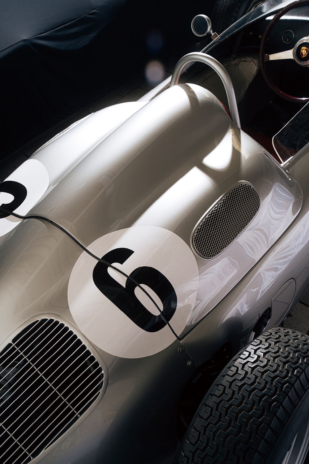 포르쉐 최초의 오픈휠 레이스 카 718 포물러 2.