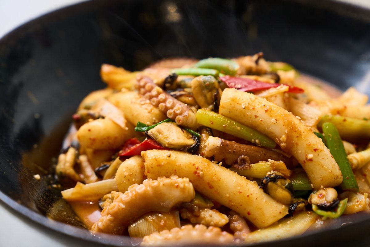 에어비앤비 온지음 다이닝 체험 요리 시연 '해물 떡볶이'/ 출처 : 에어비앤비