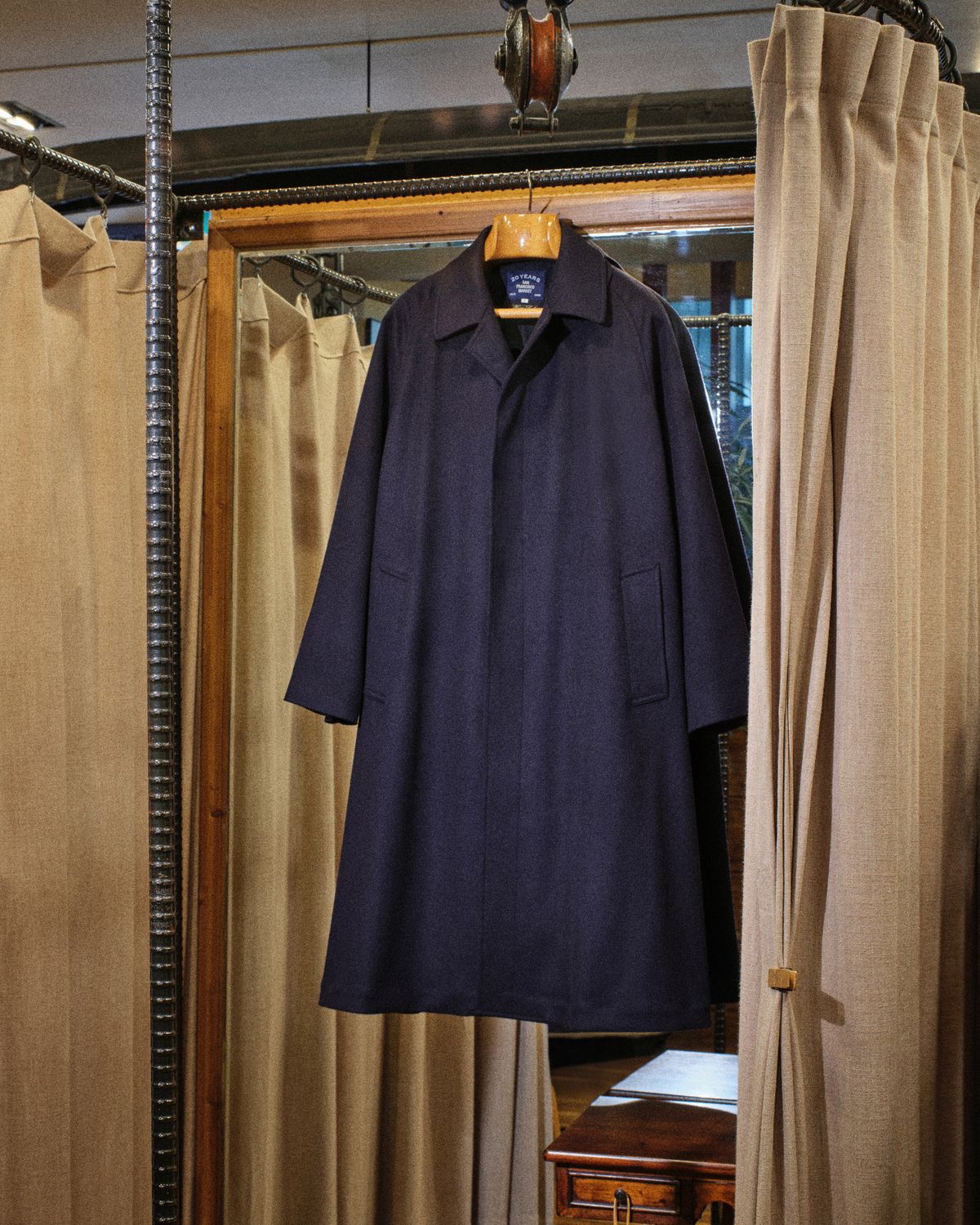 하버색의 20주년 울 오버코트, 266만 3천 원/ 샌프란시스코 마켓 제공