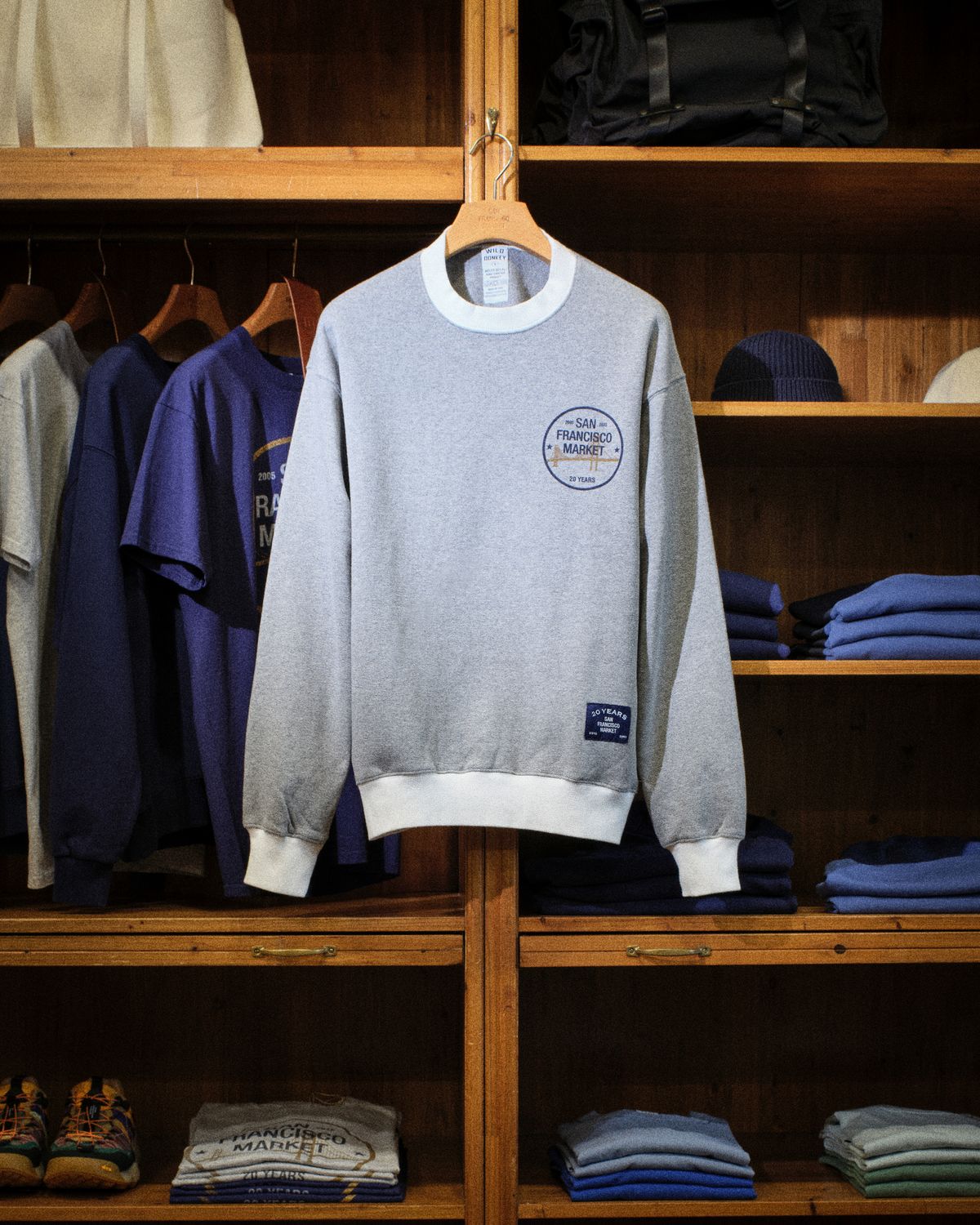 와일드 동키의 20주년 기념 스웨트셔츠, 28만 6천 원/ 샌프란시스코 마켓 제공