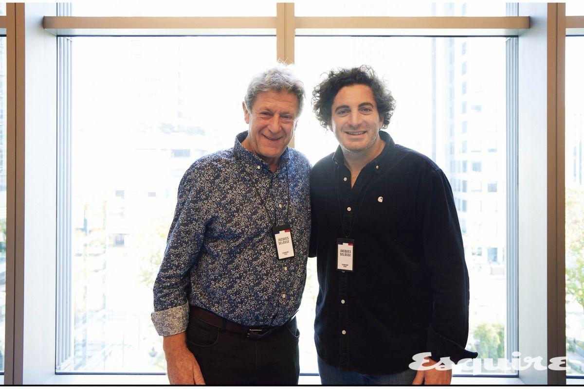 자크 셀로스의 앙셀름 & 기욤 셀로스 부자의 모습. 기욤이 양조책임자를 맡고 있지만, 앙셀름 역시 늘 포도밭을 살핀다.