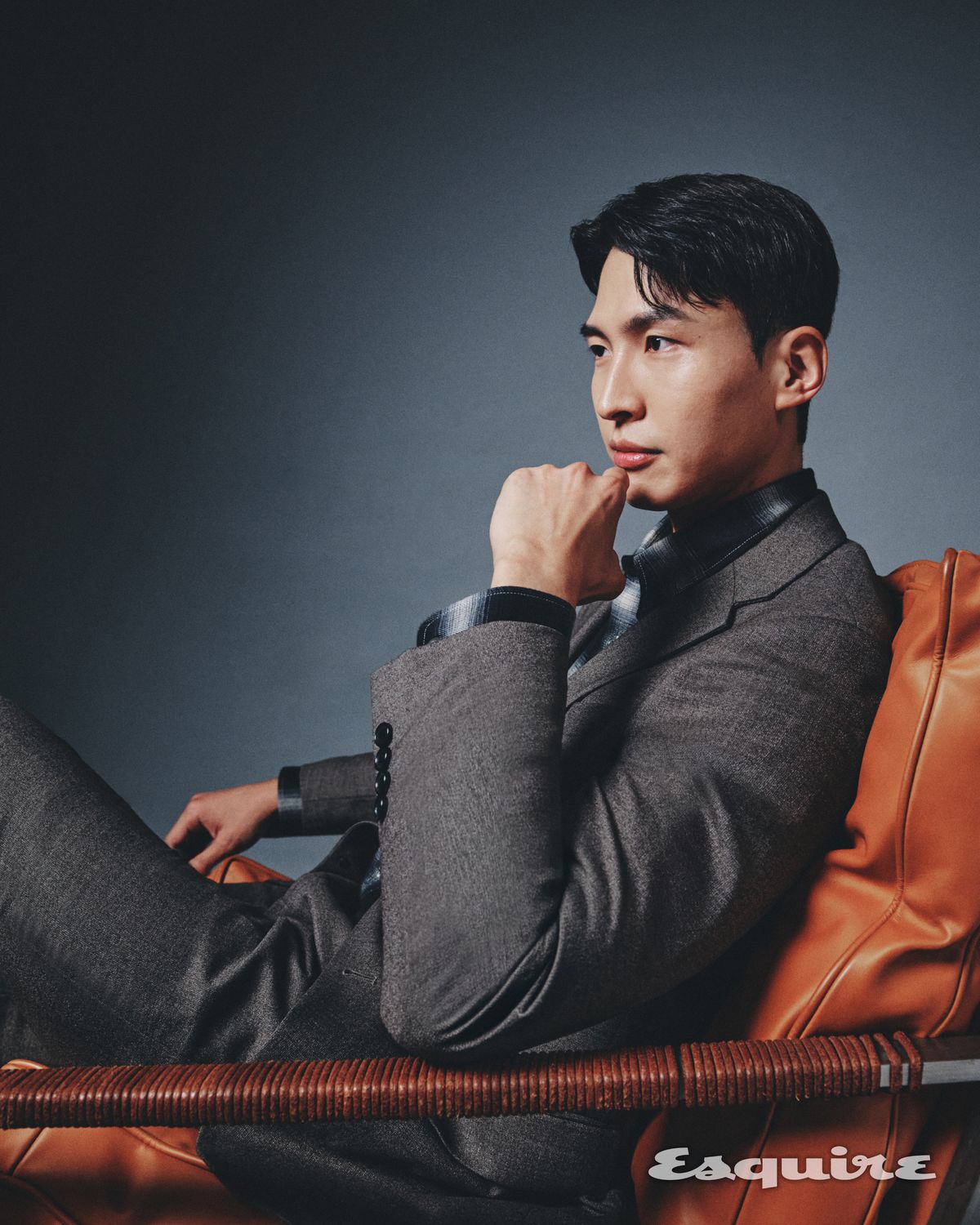 ESQUIRE KOREA x ZIOZIA 30th Anniversary Bank Clerk Yoo Hyobum