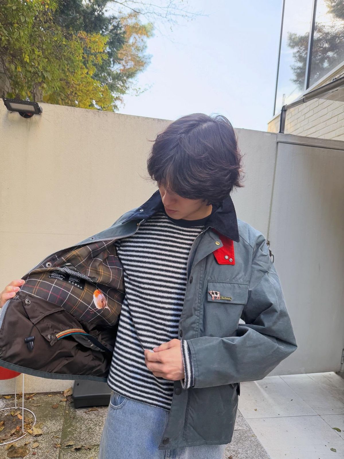 최정훈의 하이넥 재킷 스타일링 | 인스타그램 @jannabijh