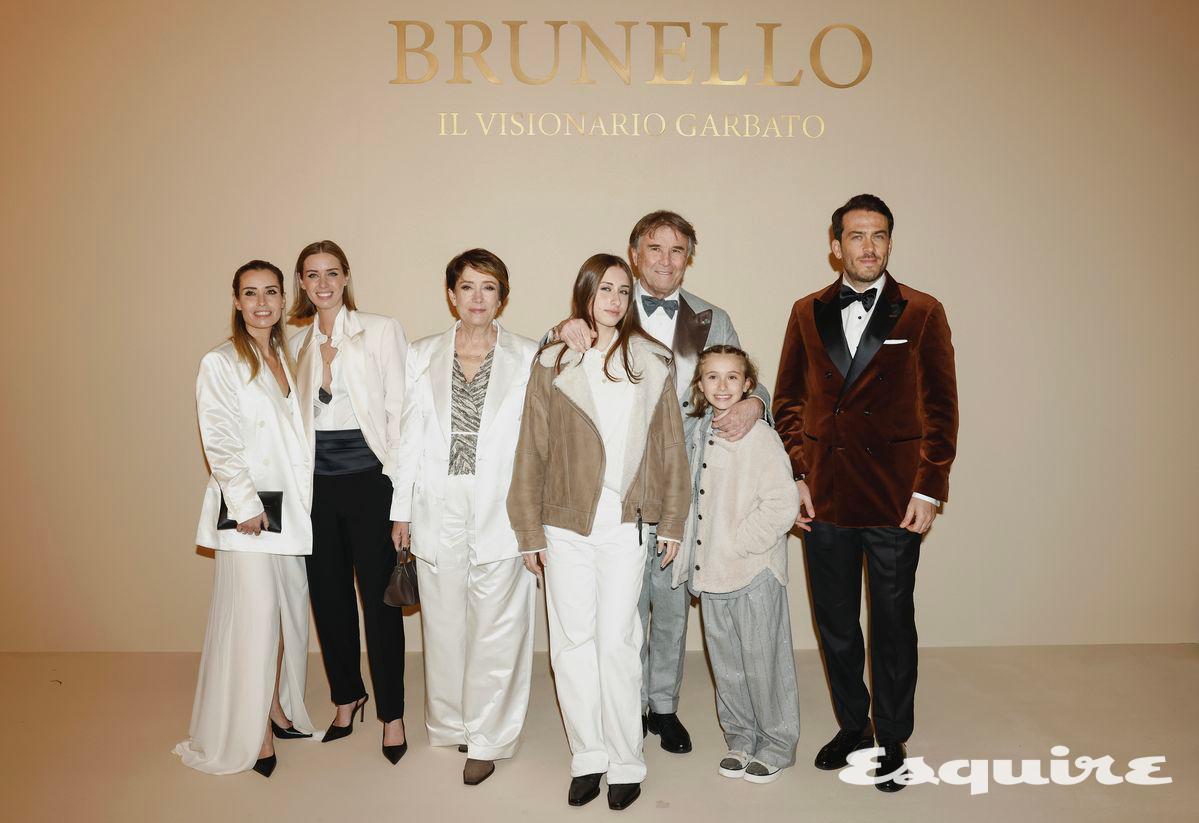 새롭게 완공된 테아트로 22의 첫 공식 행사를 진행한 브루넬로 쿠치넬리.