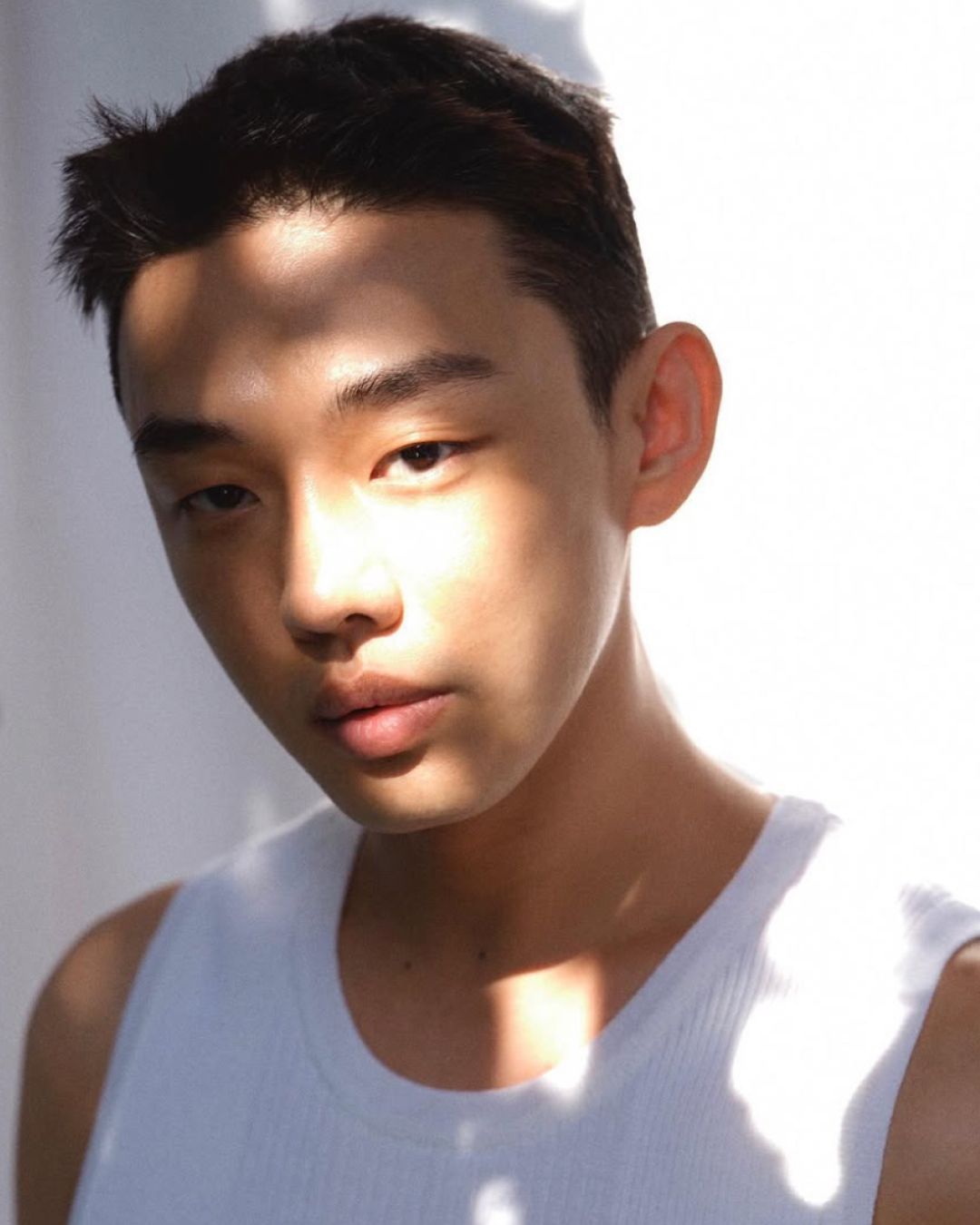 약 3년 만에 복귀 소식을 알린 배우 '유아인'/ 인스타그램 @hongsick