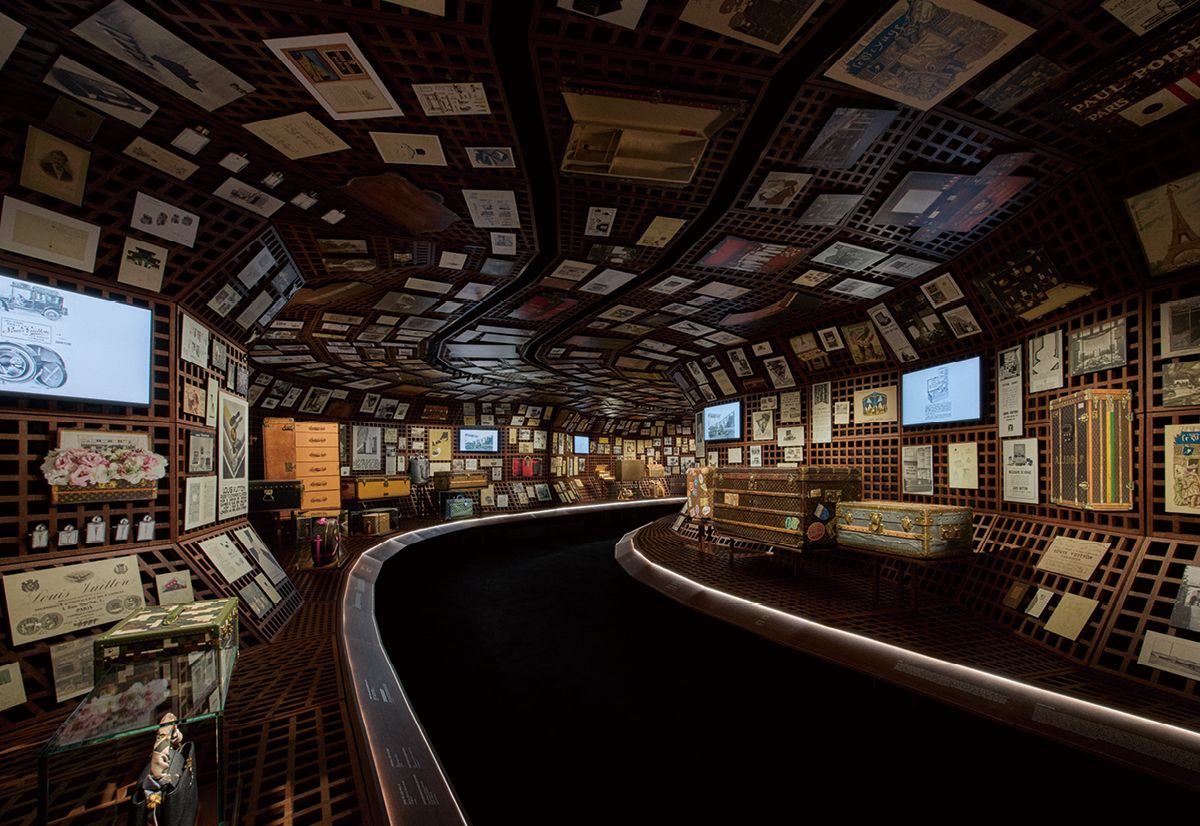 부아트 샤포(Boîte Chapeau, 햇박스)로 둘러싸인 터널형 트렁크스케이프(Trunkscape).