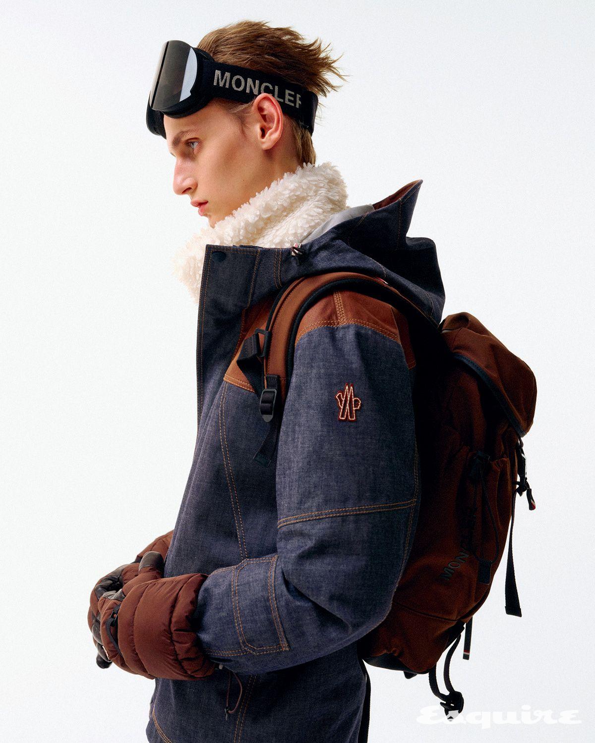 스키 슈트, 넥 워머, 고글, 스키 글러브, 백팩 모두 몽클레르 그레노블.