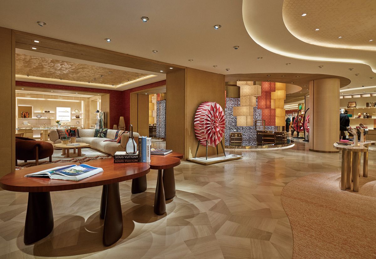  루이 비통 특유의 아트 오브 기빙(Art of Giving)을 보여주는 4층 공간.