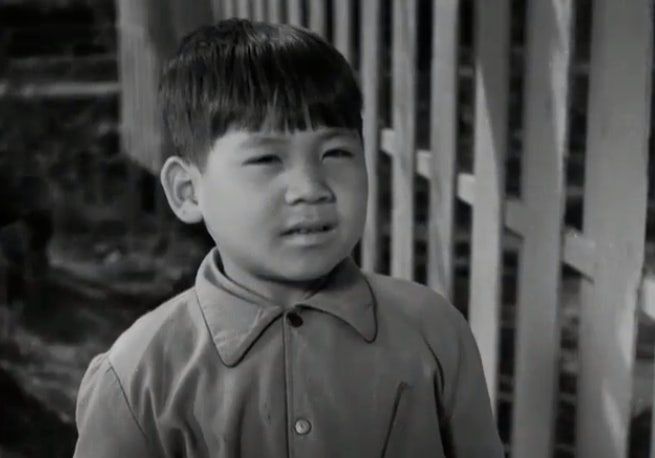 <황혼열차>에서 아역으로 출연한 배우 안성기, 한국영상자료원
