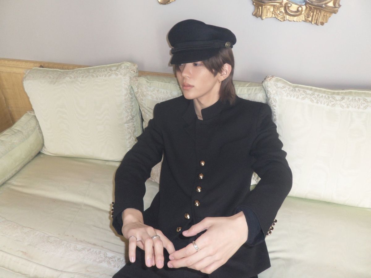 클래식한 뉴스보이캡의 매력을 극대화 한 쇼타로 / 출처: @riize_official