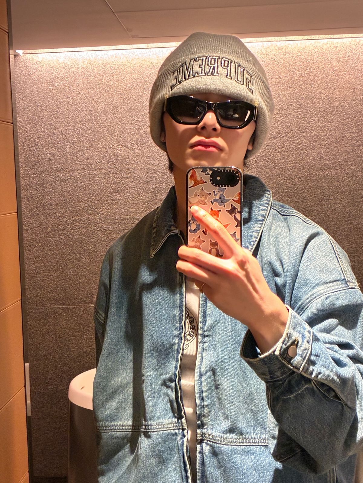 아이엔처럼 빅 사이즈 선글라스를 착용하면 얼굴이 훨씬 작아 보인다 / 출처: 인스타그램 @i.2.n.8