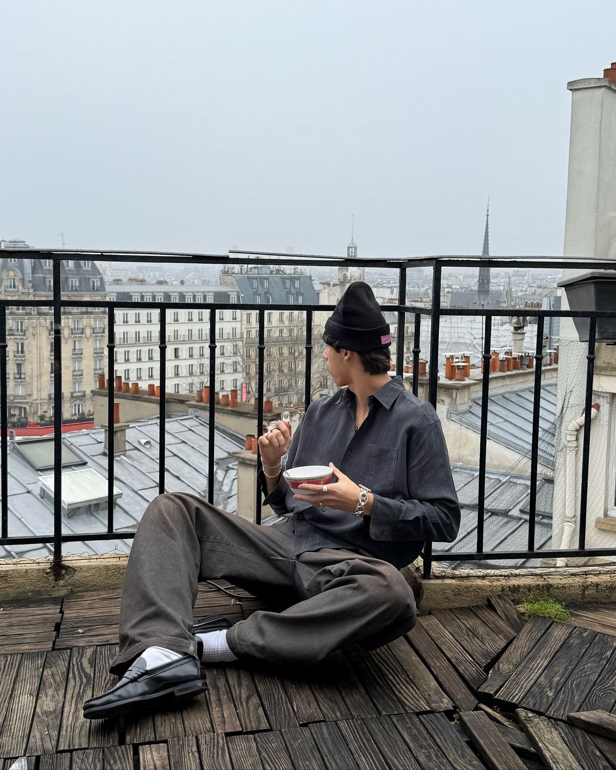 로퍼에 흰 양말 매치하기 / 이미지 출처: 인스타그램 @caficosta_