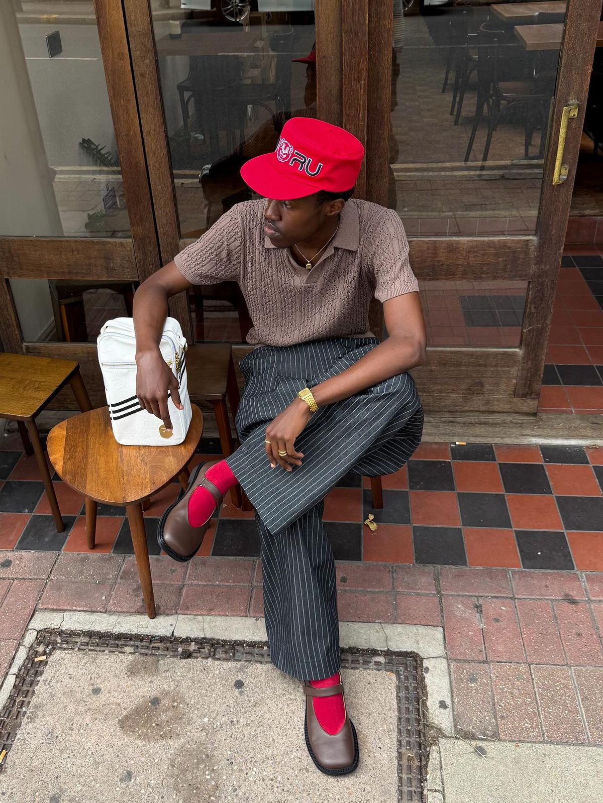 컬러 양말로 포인트 주기 / 이미지 출처: 인스타그램 @e.f.e333