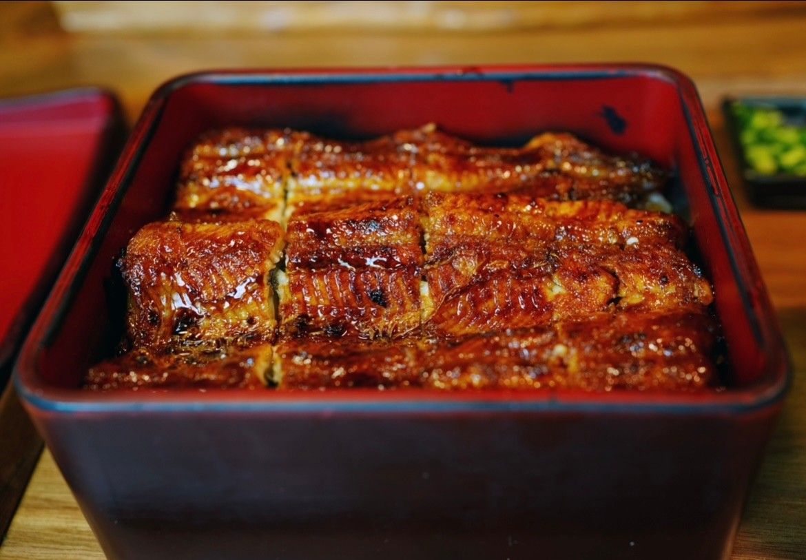 도쿄 장어요리 전문점 주바코가 이어온 장어 덮밥 요리법의 정수가 담긴 동경밥상의 우나쥬. / 이미지 출처: 동경밥상 네이버지도 업체 제공 이미지