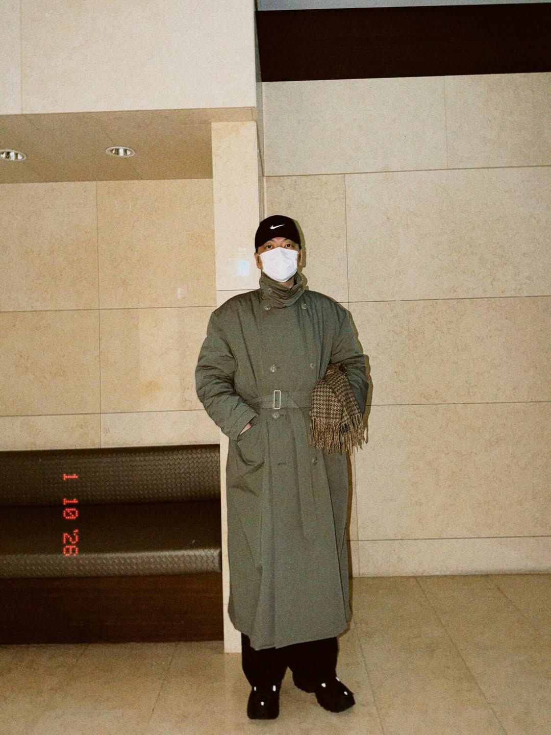 무심하게 두쫀쿠 룩에 탑승하고 싶다면, 이동휘 / 출처: 인스타그램 @dlehdgnl